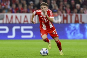 世界杯下载中心-万纳尔谈卡尔：他真的很棒，但我们都有自己独特的发展之路