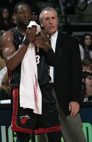 世界杯手机直播-帕特·莱利：韦德绝对是迈阿密热火队史上最伟大的球员！