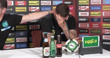 世界杯app下载-阿瑙发布会当场落泪：很想念家人 好几个月没见面