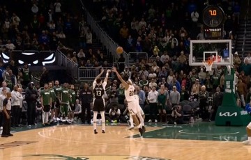 世界杯直播官网-疯狂续命！罗林斯弧顶撤步变向再中三分 分差仅剩1分